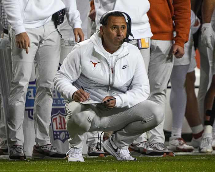 Texas head coach Steve Sarkisian